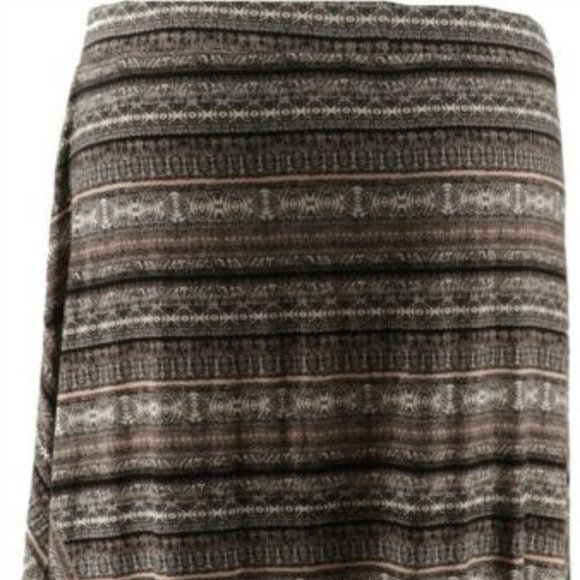 NWT LISA RINNA SHARK BITE HEM MIDI SKIRT 3X - Picture 6 of 10